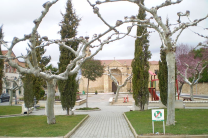 Plaza de Fresnillo de las Dueñas. El único municipio que ha crecido de forma constante en el último lustro. L. V.