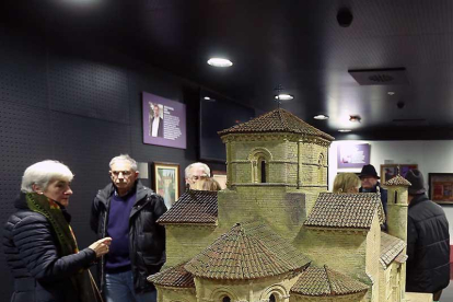 La actividad cultural nunca cesa en la Biblioteca Pública de Burgos.-RAÚL G. OCHOA