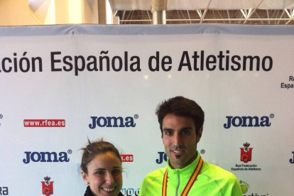 Diego Ruiz posa con la medalla de plata conseguida en el Nacional-ECB