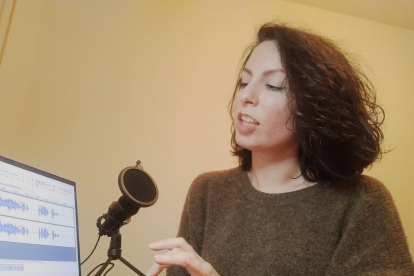 Nora Pulido es la voz del equipo de Minecrafteate. Pone audio a los vídeos en los que se desarrolla cada construcción.