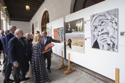 Inauguración de la exposición fotográfica 'Vidas Comprometidas', que repasa la presencia religiosa contemporánea española en Tierra Santa, a la que ha asistido, entre otros, el ministro de Interior, Jorge Fernández Díaz-Ical