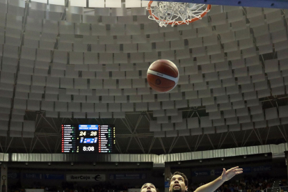 Hereda San Pablo Burgos - Gipuzkoa Basket. FOTOS: © ECB / TOMÁS ALONSO