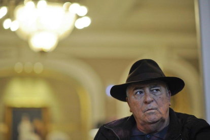 El director Bernardo Bertolucci, en el festival de cine de San Sebastián, en el 2012.-AP/ ÁLVARO BARRIENTOS