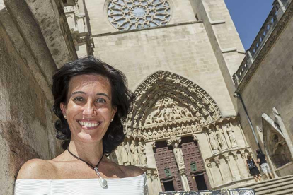 Pilar Alonso, autora del estudio sobre las vidrieras de la Catedral de Burgos.-ICAL