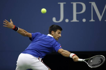 Novak Djokovic durante la semifinal  contra Cilic.-Foto: AP / SETH WENIG