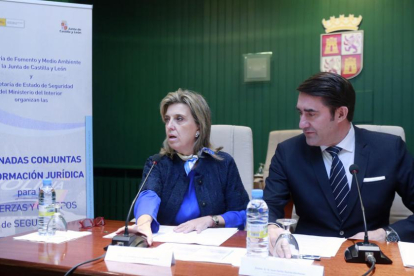 María José Salgueiro y Juan carlos Suárez Quiñones en la inauguración de las jornadas ayer en Burgos.-RAÚL OCHOA