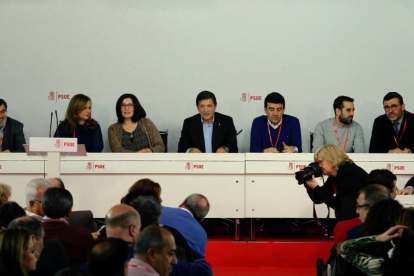 Imagen del comité federal del PSOE, con Javier Fernández en el centro, este sábado.-JUAN MANUEL PRATS