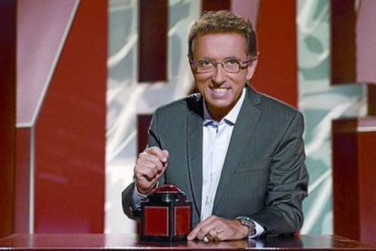 El presentador Jordi Hurtado, durante la grabación del concurso 'Saber y ganar'.-Foto: TVE