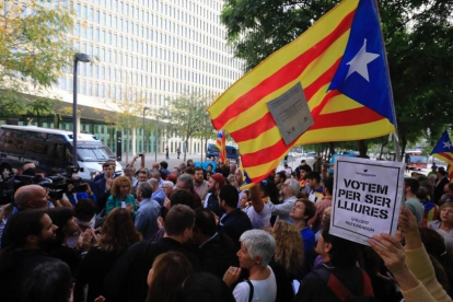 Concentración en apoyo a los detenidos que declararan en la Ciutat de la Justicia.-FERRAN NADEU