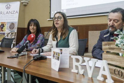 (De izq. a dch) Inma Sierra, Celia Izquierrdo y Miguel Ángel Rojo durante la rueda de prensa de ayer.-S. O.