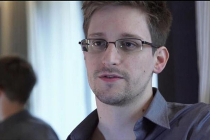 Edward Snowden.-