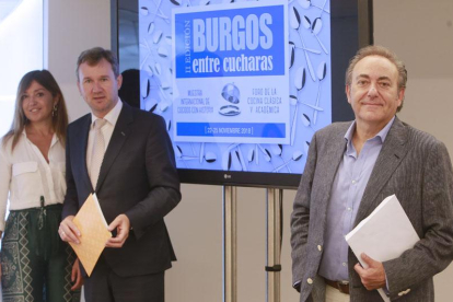 Javier Lacalle y Carolina Blasco, ayer en la presentación del encuentro Burgos entre Cucharas que organiza el empresario Pepe Barrera.-RAÚL G. OCHOA