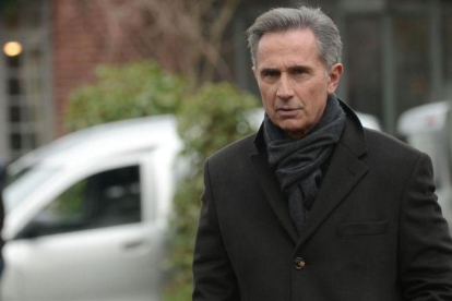 Thierry Lhermitte interpreta al exjefe de policía Paul Maisonneuve, en la serie 'Los desenterrados de Le Treport'.-MEDIASET