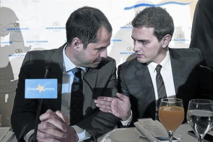 Rivera junto a Ignacio Aguado-EFE