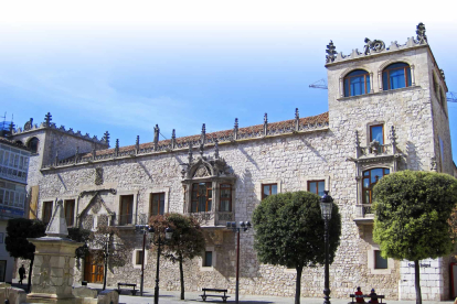 Casa del Cordón, palacio de los Condestables de Castilla.