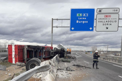 El accidente ha tenido lugar en la A-1 a la altura de Fuentespina.-ECB