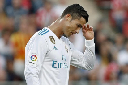 El delantero portugués del Real Madrid Cristiano Ronaldo durante el partido ante el Girona correspondiente a la décima jornada de LaLiga Santander disputado hoy-EFE