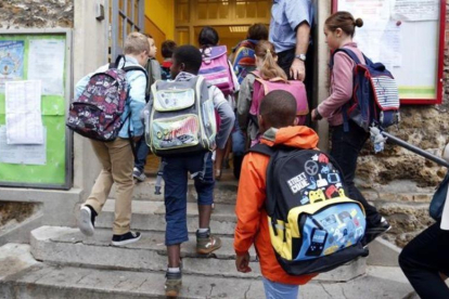Primer dia de clase en la escuela Jules Ferry en Fontenay-sous-Bois cerca de Paris, el 1 de septiembre de 2015.-REUTERS / CHARLES PLATIAU