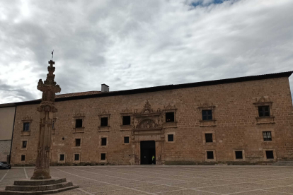 La fachada del palacio de Avellaneda en Peñaranda de Duero (Burgos) es un referente del plateresco español