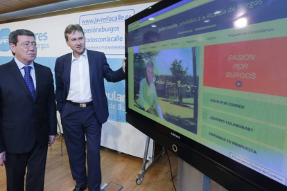 César Rico y Javier Lacalle, ayer, en la presentación de la nueva página web.-RAÚL G. OCHOA