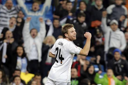 Asier Illarramendi celebra un gol del Real Madrid en diciembre de 2013-AGUSTIN CATALAN