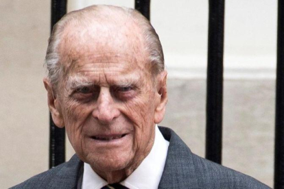 Foto de archivo del duque de Edimburgo, a su salida de Canada House, en el centro de Londres, el 19 de julio de 2017.-EFE / WILL OLIVER