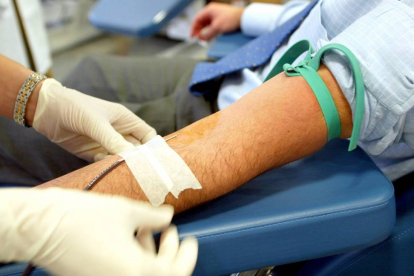 Donante de sangre en el Centro de Hemoterapia y Hemodonación de Valladolid-Ical