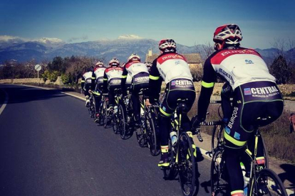Varios componentes del Burgos BHdurante un entrenamiento previo a la Challenge de Mallorca.-