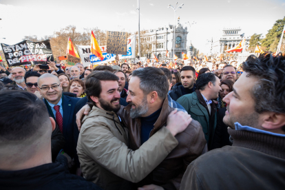 Juan García-Gallardo junto a Santiago Absacal en la manifestación de Madrid. Twitter: VOX