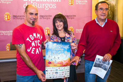 Gabriel García Maté (izquierda), Inmaculada Sierra y Joaquín Serna, en la presentación del evento. TOMÁS ALONSO