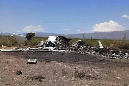 Restos de la aeronave privada que se desplomó al norte de México.-AFP / PROTECCIÓN CIVIL MÉXICO
