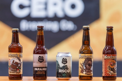 Las cinco cervezas de la marca burgalesa Bajo Cero que han triunfado en el International Beer Challenge 2022. SANTI OTERO