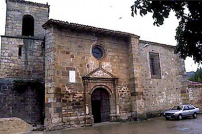 La iglesia de San Salvador se encuentra en el casco urbano.-ECB