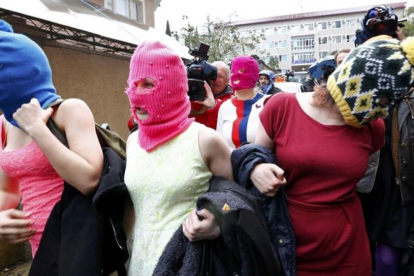 Activistas del grupo feminista ruso Pussy Riot.-REUTERS / SHAMIL ZHUMATOV