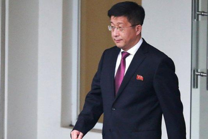 La supuesta ejecución de Kim Hyok-chol habría tenido lugar un mes después de la cumbre celebrada a finales de febrero en Vietnam.-REUTERS