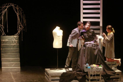 Teatro D’Sastre abre la cita este sábado con‘La revuelta’, estrenada en diciembre de 2015.-Raúl Ochoa