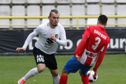 Jon Madrazo está ya recuperado de su lesión muscular.-SANTI OTERO