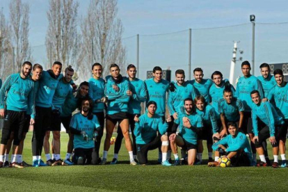 La plantilla del Real Madrid posa en el último entrenamiento antes del Clásico.-INSTAGRAM