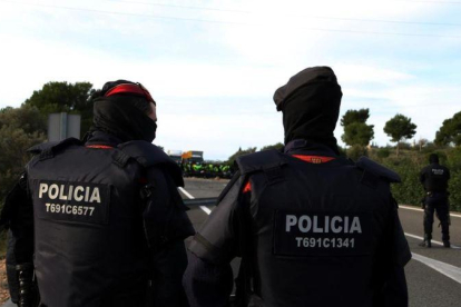 Los Mossos siguen de lejos la concentración de los CDR en la AP-7.-MAR ROVIRA / ACN