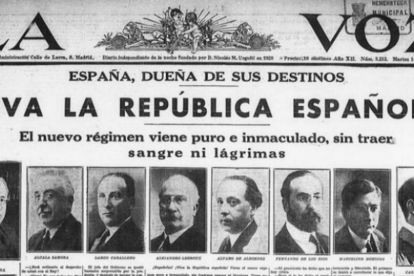 Portada del diario 'La Voz' del 14 de abril de 1931 que el socialista José Antonio Pérez Tapias ha colgado en Twitter.-