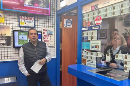 José Luis Serrano es el gerente de la administración lotera de Aranda