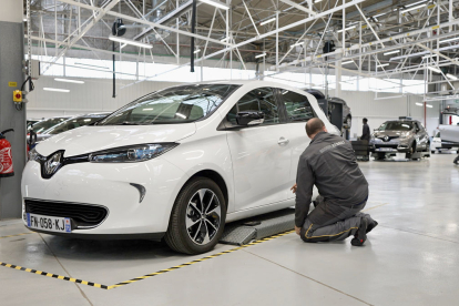 Renault inaugura en Flins la primera factoría especializada en el reacondicionamiento de vehículos de ocasión a escala industrial. ICAL