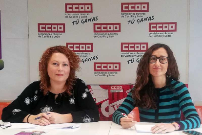 María del Carmen Noceda y Susana Menéndez, ayer, en la sede del sindicato.-D.S.M.