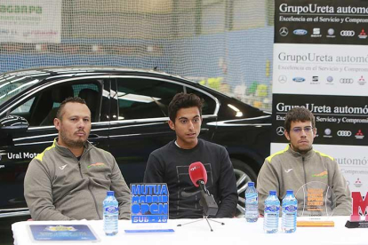 Cristiano Oliveira, Nicolás Álvarez y Guillermo Antón en la Academia Oliveria Tennis Pro-Raúl G. Ochoa