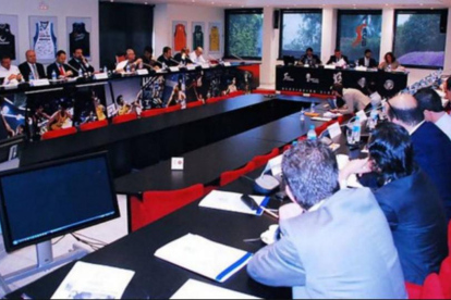 Una imagen de la asamblea de los clubs de baloncesto, en la sede de la ACB en Barcelona-ACBMEDIA