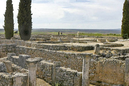Ruinas de la ciudad romana de Clunia, en Peñalba de Castro. ISRAEL L. MURILLO