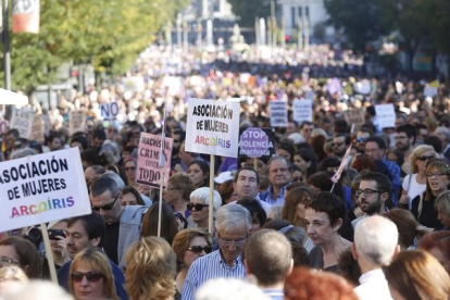 Miles de personas participan el 7 de noviembre en la marcha contra la violencia machista.-DAVID CASTRO