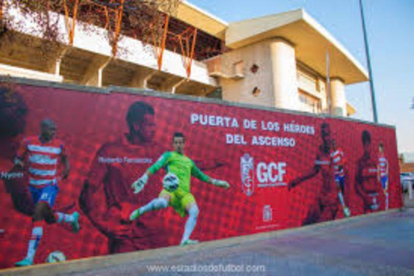 Las afueras del nuevo estadio de Los Carmenes, en Granada.-EL PERIÓDICO