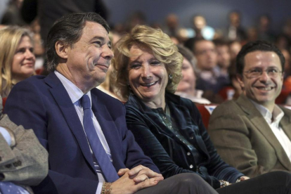 Imagen de archivo: Ignacio González y Esperanza Aguirre durante un acto en 2014.-/ CARLOS IGLESIAS (EFE)