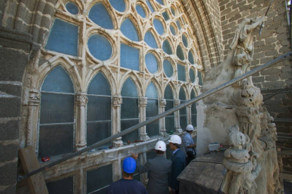 La Fundación Santa María la Real del Patrimonio Histórico y el Cabildo Catedralicio organizan una visita a la Catedral de Ávila para conocer el avance y estado de las obras de restauración de la fachada occidental de la seo-Ical